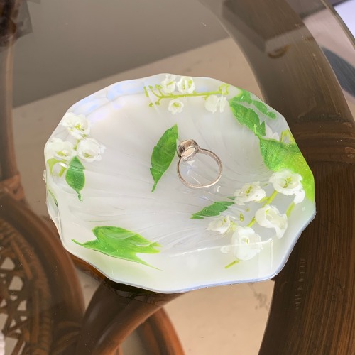 lily of valley shell tray